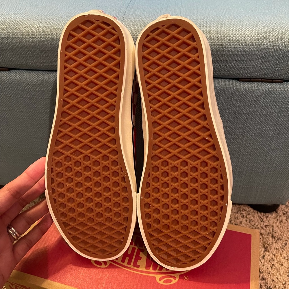 Vans - Picture 2 of 5